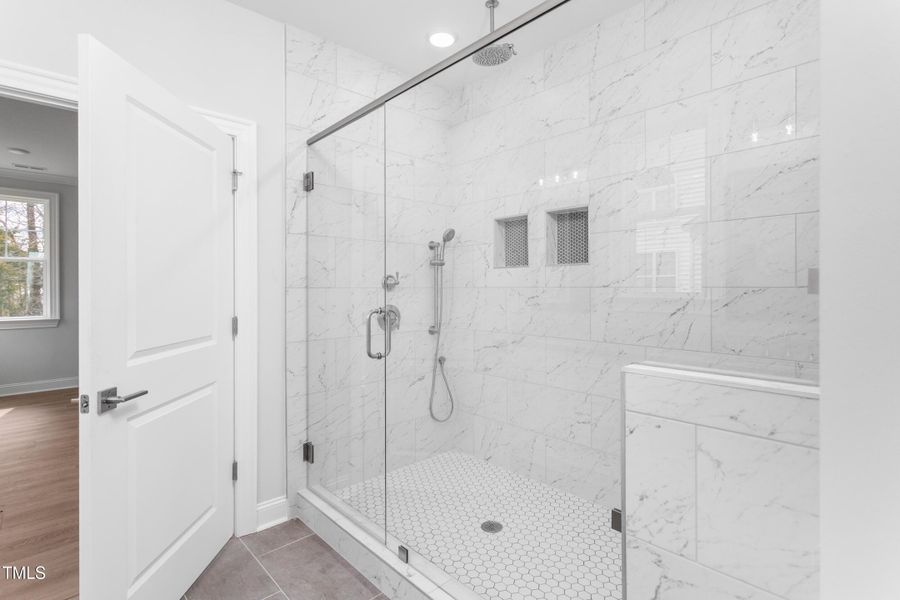 1246 Jamestowne Drive-27