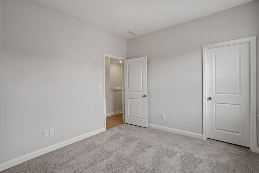 Spacious, unfurnished interior of a new home in , Summerville (Image 37).