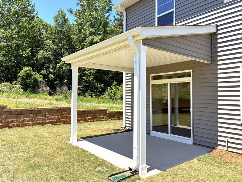 Exterior details and patio area of a home in Holly Ridge, Greenville (Image 3).