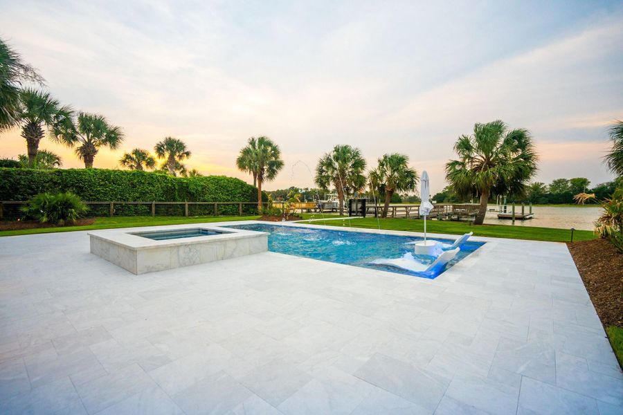 Community amenities in , Isle Of Palms (Image 93).