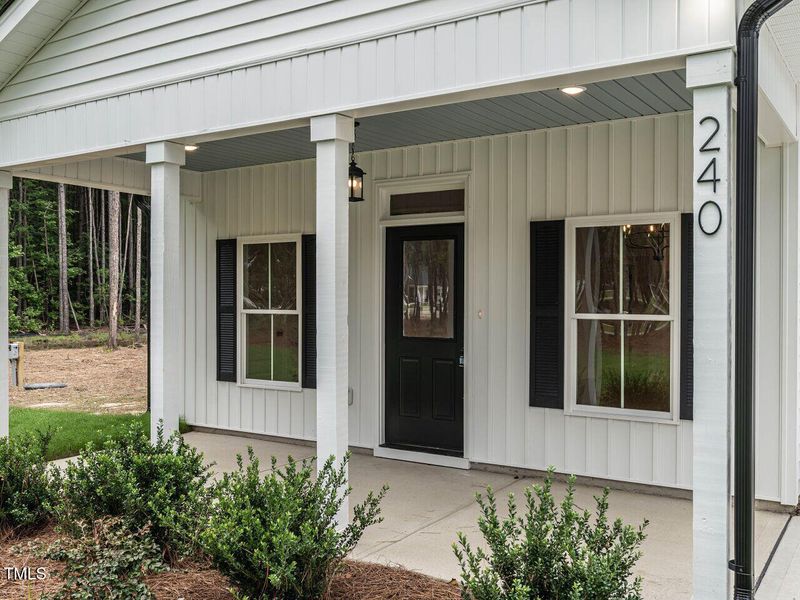 004-1280x960-front-porch 004-1280x960-front-porch