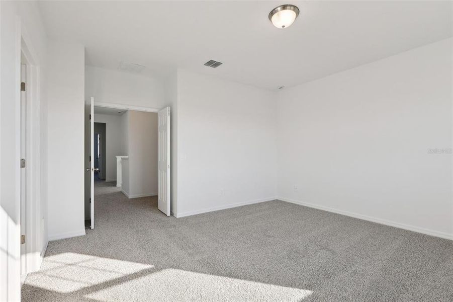 Spacious, unfurnished interior of a new home in The Meadow at Crossprairie Bungalows, St. Cloud (Image 31).