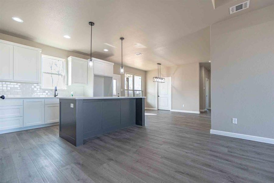Spacious, unfurnished interior of a new home in , Granbury (Image 32). Spacious, unfurnished interior of a new home in , Granbury (Image 32).