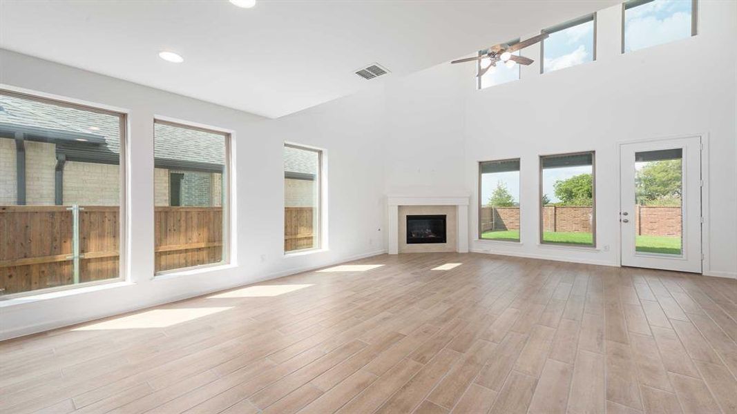 Spacious, unfurnished interior of a new home in Devonshire - Reserve 45', Forney (Image 17). Spacious, unfurnished interior of a new home in Devonshire - Reserve 45', Forney (Image 17).