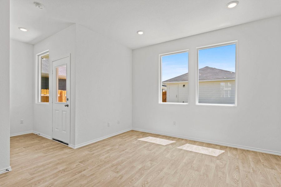 Spacious, unfurnished interior of a new home in Valverde, Bastrop (Image 28).