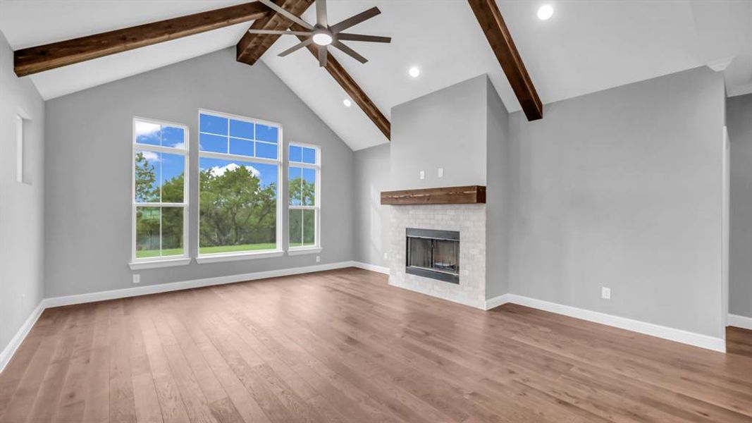 Spacious, unfurnished interior of a new home in Oak Water Ranch, Granbury (Image 22).