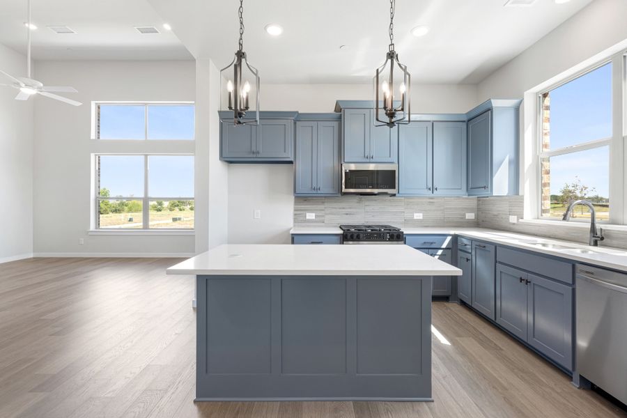 Furnished interior view inside a new home in Cottonwood Creek, Rowlett (Image 8).