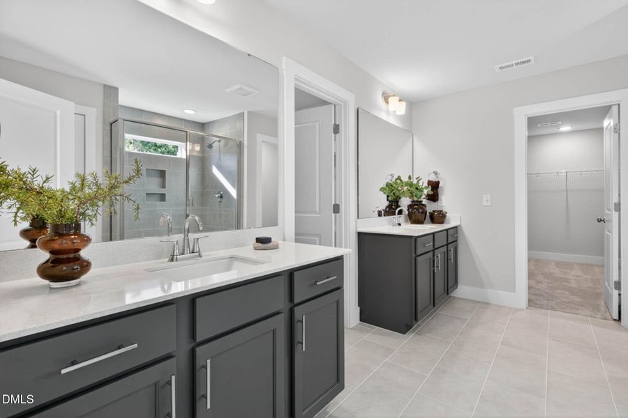 DC 39 Apex Interior-27