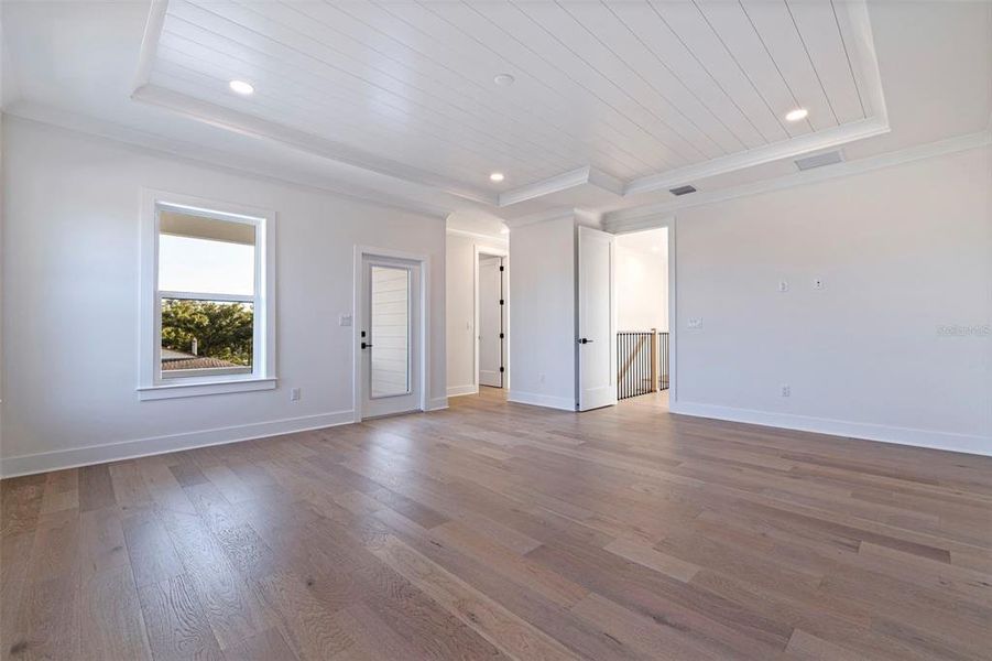 Spacious, unfurnished interior of a new home in , St. Petersburg (Image 43).