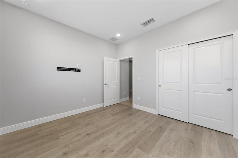Spacious, unfurnished interior of a new home in , St. Cloud (Image 33).