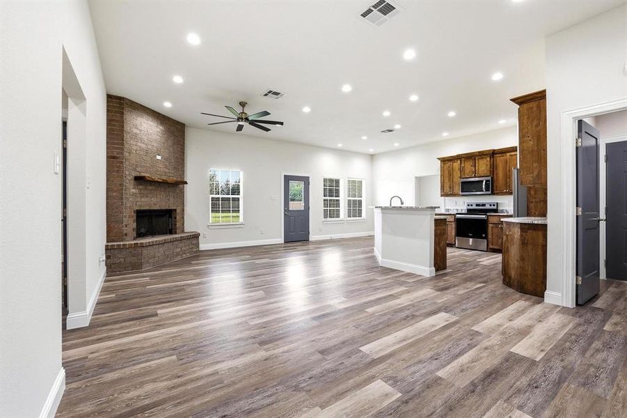 Spacious, unfurnished interior of a new home in , Ector (Image 13).