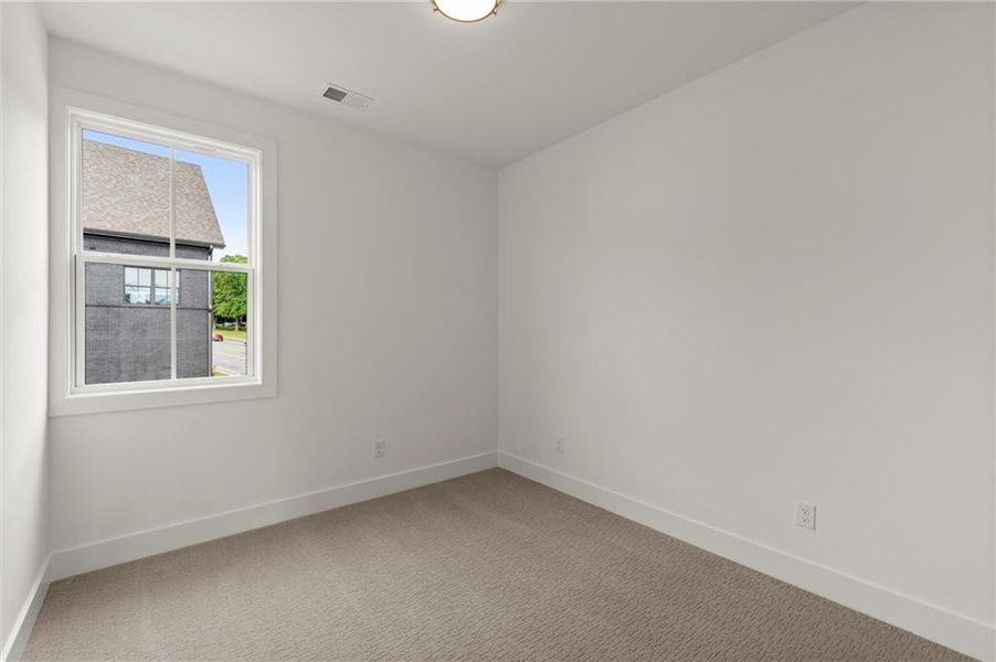 Spacious, unfurnished interior of a new home in , Alpharetta (Image 30).