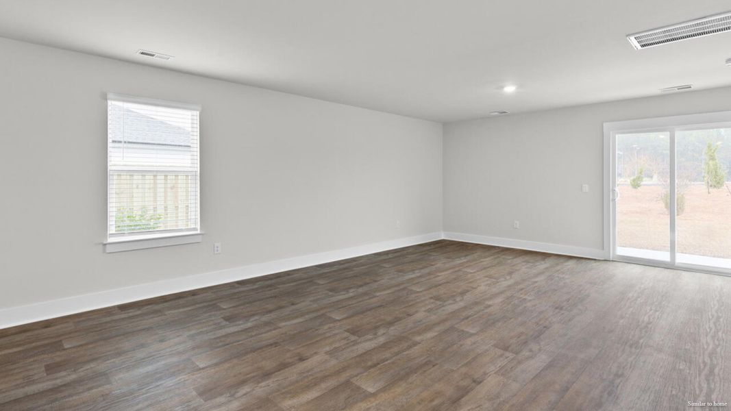 Spacious, unfurnished interior of a new home in Vineyard Trail, Jacksonville (Image 18).