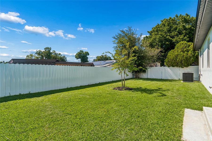 Exterior details and patio area of a home in , Tampa (Image 43).