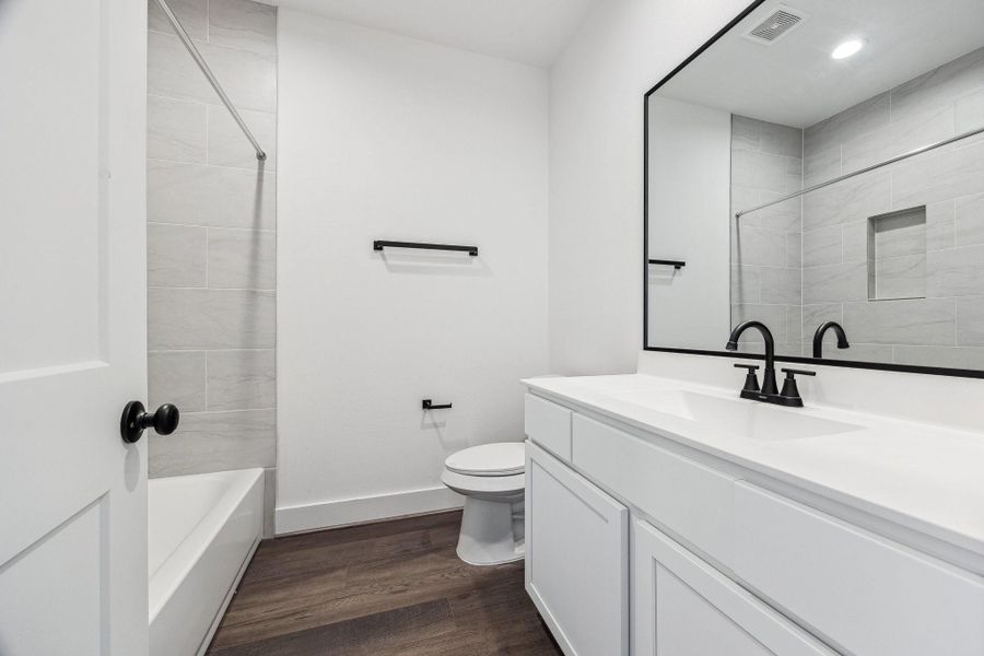 Bathroom 3. Bathroom 3.