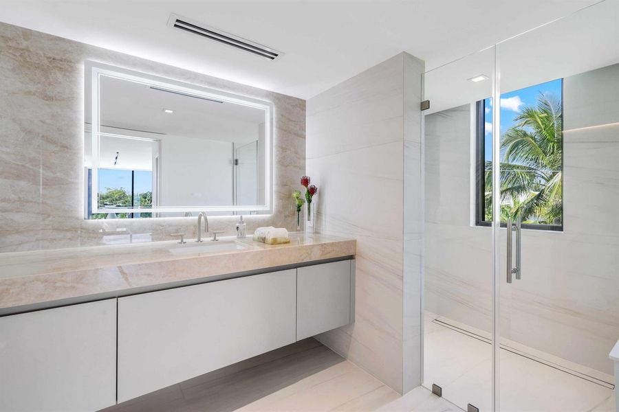 Guest Bathroom 2