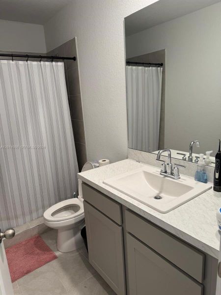 Furnished interior view inside a new home in , Pompano Beach (Image 13).