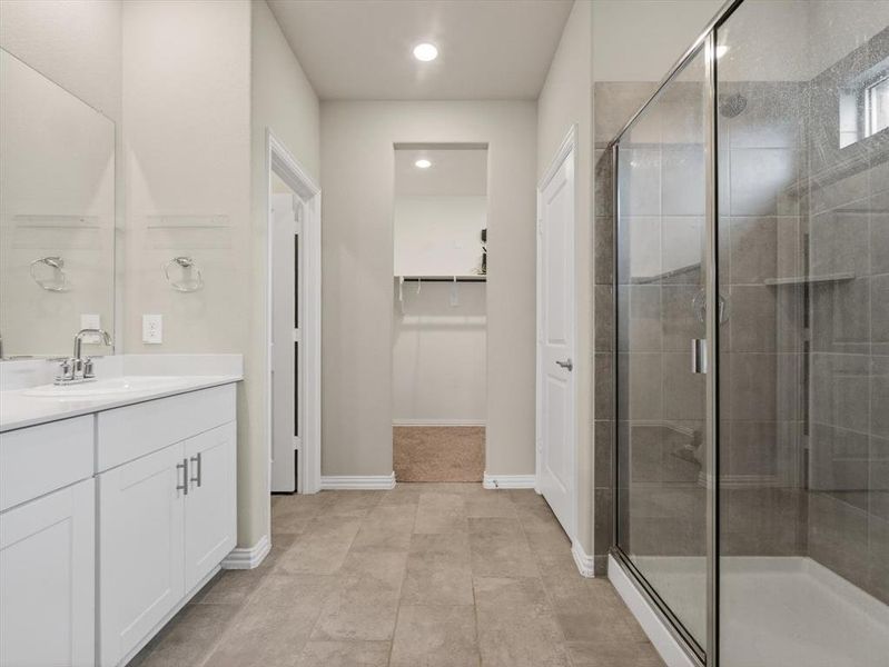 Furnished interior view inside a new home in Eastridge - Spring Series, McKinney (Image 15).