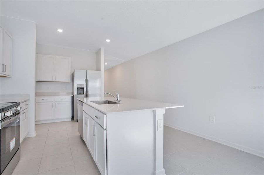 Furnished interior view inside a new home in Peace Creek Reserve, Winter Haven (Image 7).