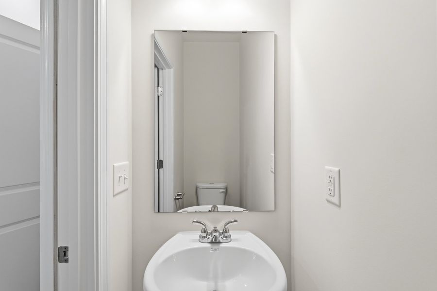 Close-up of interior finishes inside a home in Richmond Hill, Inman (Image 19).