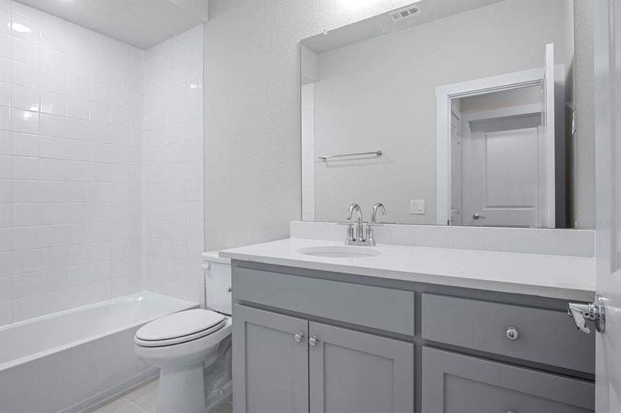 027-1420AzaleaDrive-Melissa-TX-75454-Bathroom3.jpg-FULL