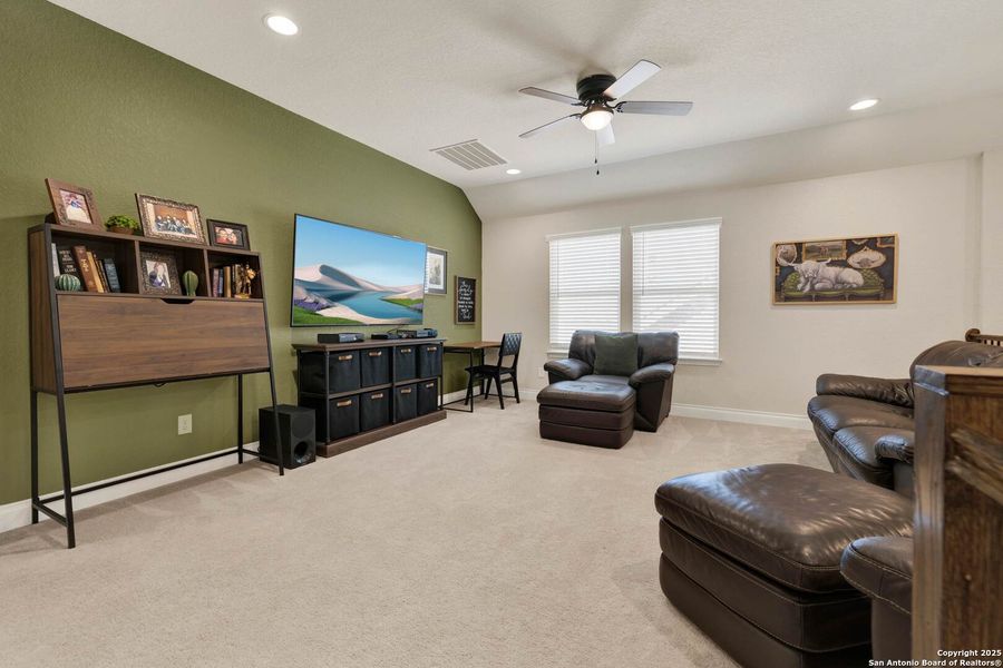 Furnished interior view inside a new home in , New Braunfels (Image 4).