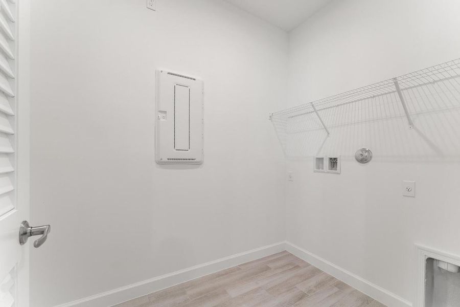 US_SEF_BRIAR_LOT 42_Laundry