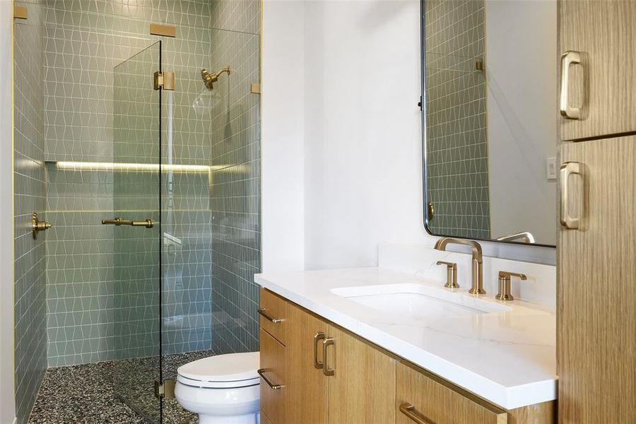 Furnished interior view inside a new home in , Dallas (Image 29).
