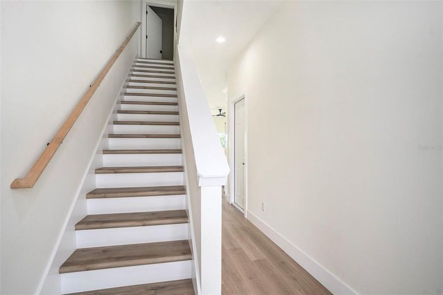 Spacious, unfurnished interior of a new home in , Tampa (Image 19).