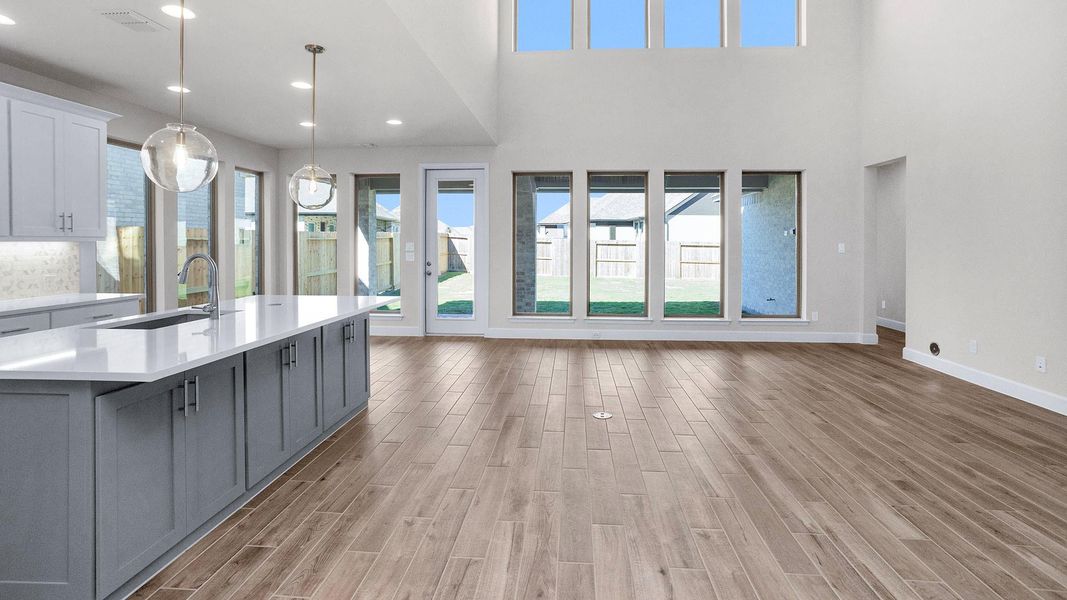 Spacious, unfurnished interior of a new home in Riceland 60', Mont Belvieu (Image 6). Spacious, unfurnished interior of a new home in Riceland 60', Mont Belvieu (Image 6).