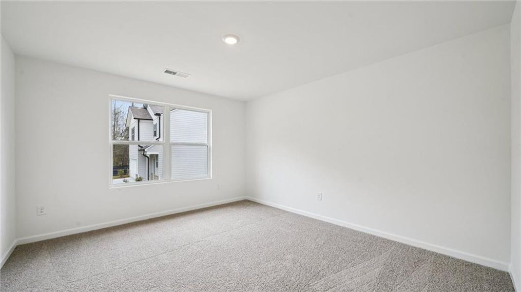 Spacious, unfurnished interior of a new home in Sherwood Manor, College Park (Image 17).