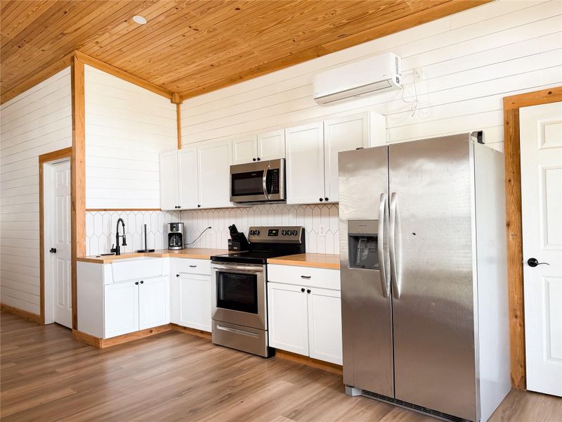 Furnished interior view inside a new home in , Groesbeck (Image 7). Furnished interior view inside a new home in , Groesbeck (Image 7).