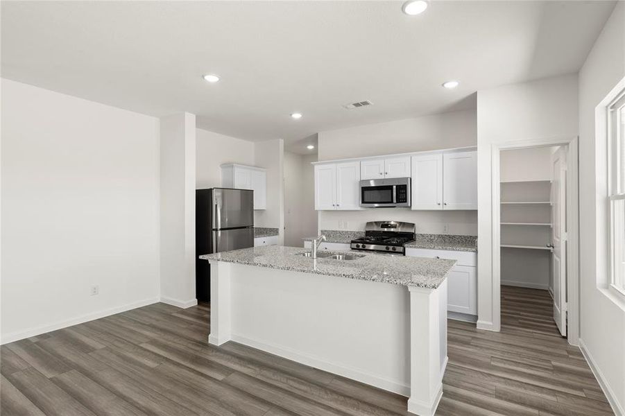 07. 1413 Kennedy - Kitchen (2) 07. 1413 Kennedy - Kitchen (2)