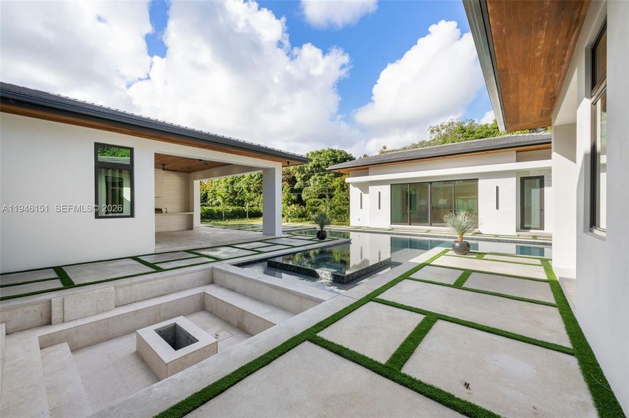 Exterior details and patio area of a home in , Pinecrest (Image 43).