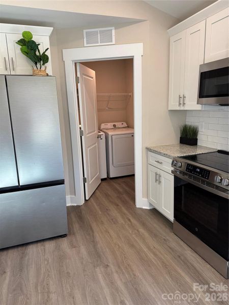 washer & dryer included!