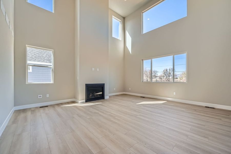 5br New Home in Elizabeth, CO.  - Slide 2