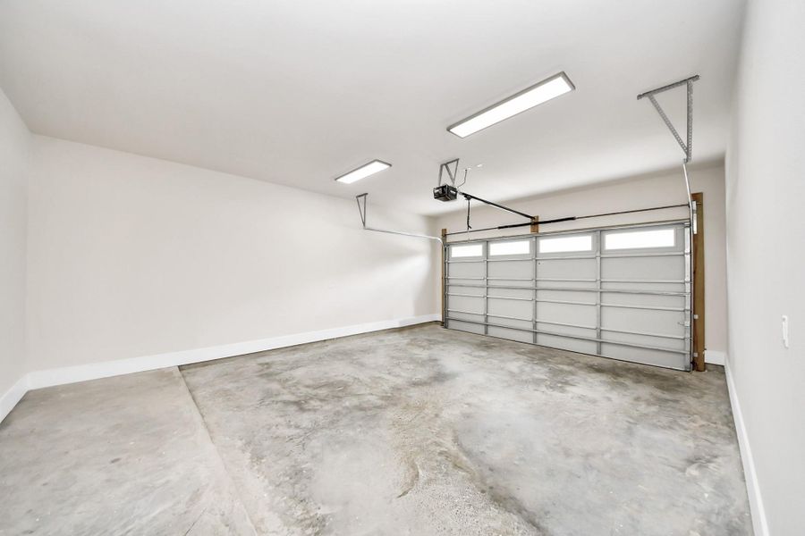 Spacious, unfurnished interior of a new home in , Porter (Image 39).
