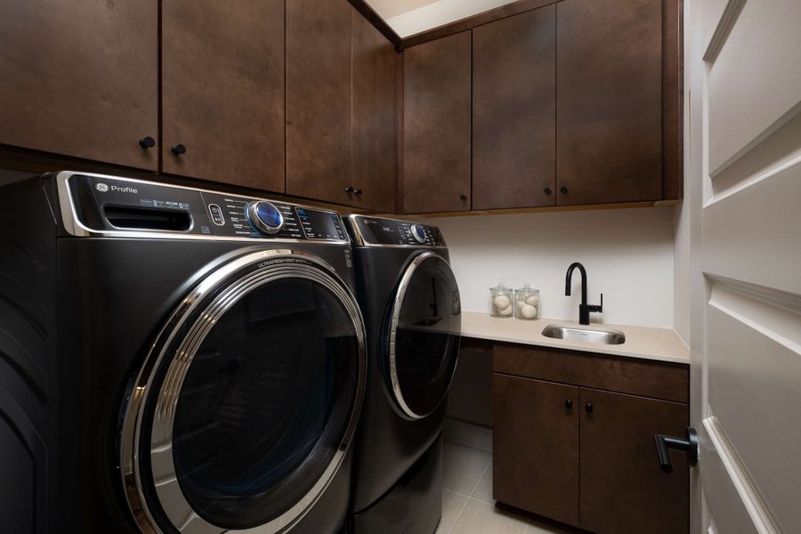 Representative furnished interior of a home built from the Hathaway by Ashton Woods in Provence 60s, Austin (Image 29).