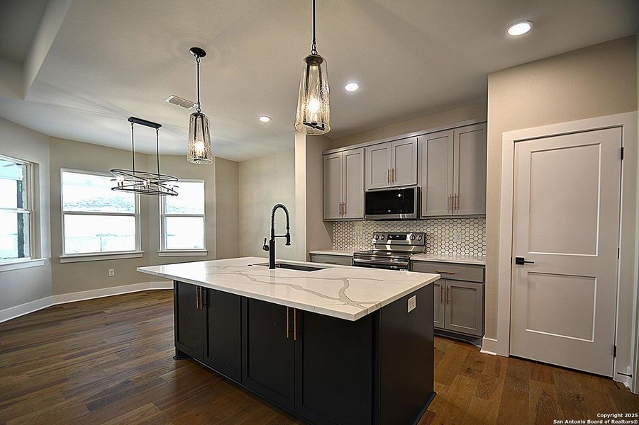 Furnished interior view inside a new home in , Kerrville (Image 9).