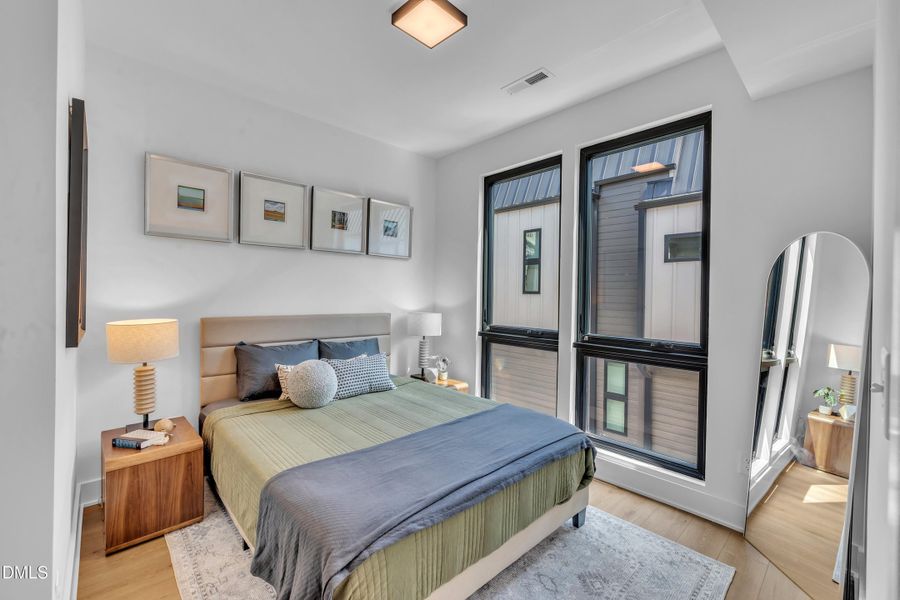 16-512 Gordon St 402-21