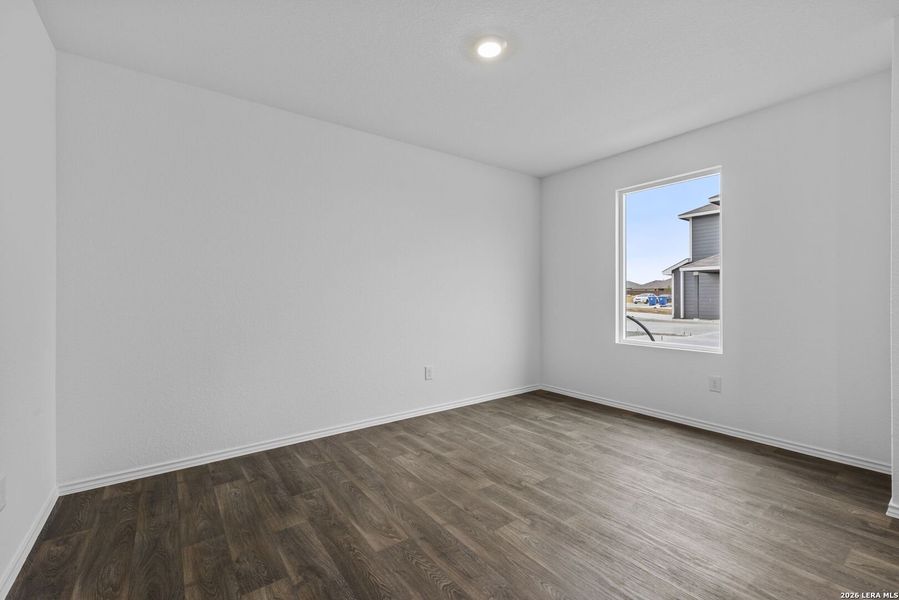 Spacious, unfurnished interior of a new home in Avenida, Converse (Image 26).