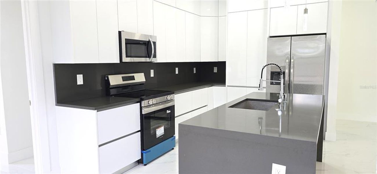 Close-up of interior finishes inside a home in , Lehigh Acres (Image 17). Close-up of interior finishes inside a home in , Lehigh Acres (Image 17).