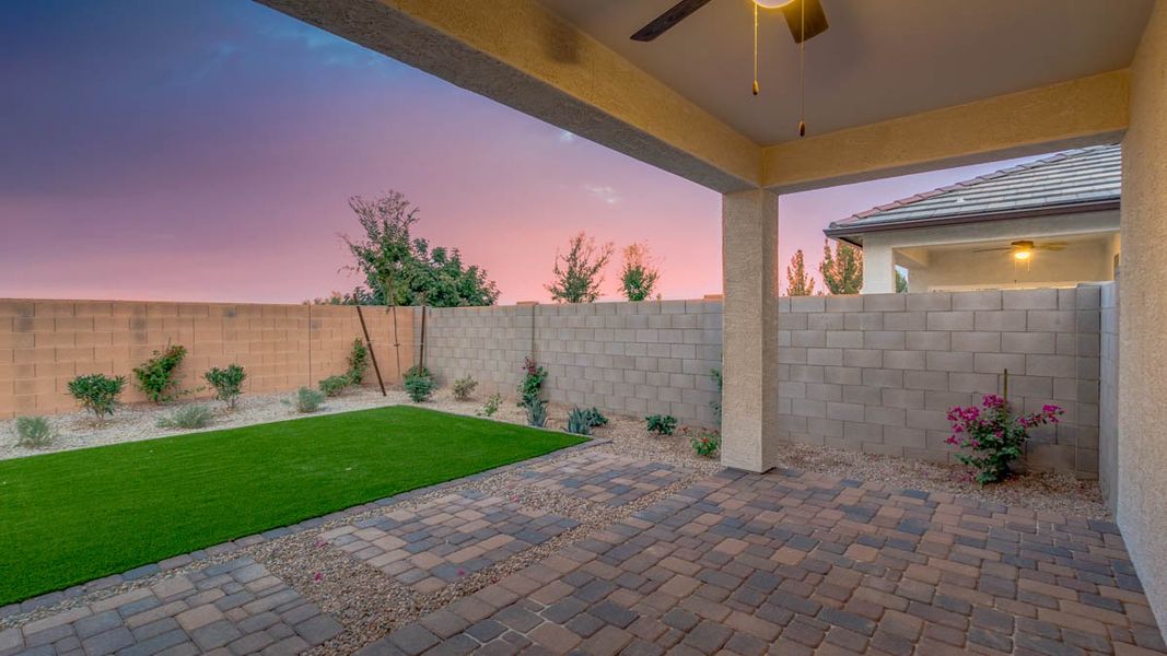 Representative exterior details of a home built from the Hummingbird by D.R. Horton in Rio Rancho Estates, Surprise (Image 3). Representative exterior details of a home built from the Hummingbird by D.R. Horton in Rio Rancho Estates, Surprise (Image 3).