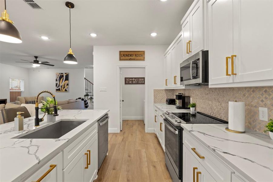 Furnished interior view inside a new home in , Dallas (Image 31).