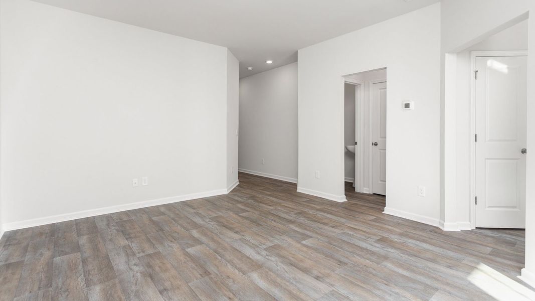 Spacious, unfurnished interior of a new home in Henley Ridge, Graham (Image 9).