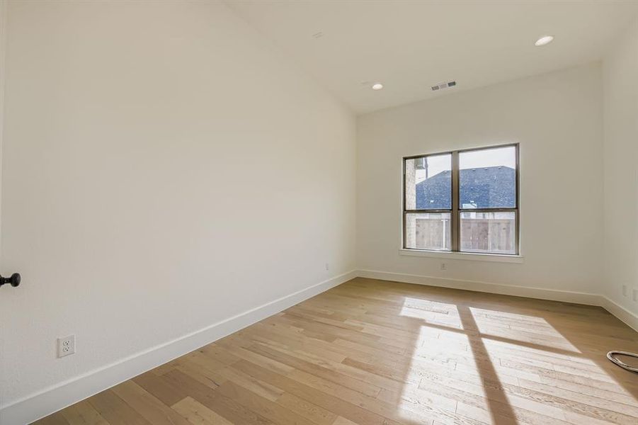 Spacious, unfurnished interior of a new home in Wellington, Fort Worth (Image 17).