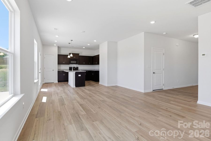 Spacious, unfurnished interior of a new home in Catawba Trace, Catawba (Image 16).