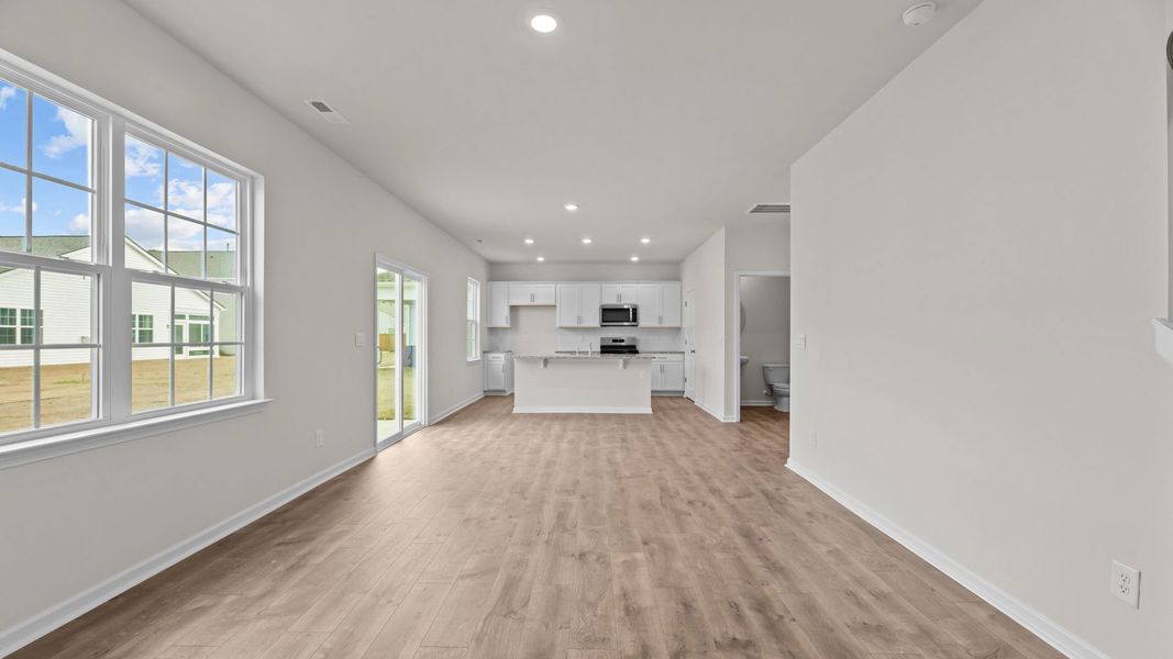 Spacious, unfurnished interior of a new home in West New Bern, New Bern (Image 13).