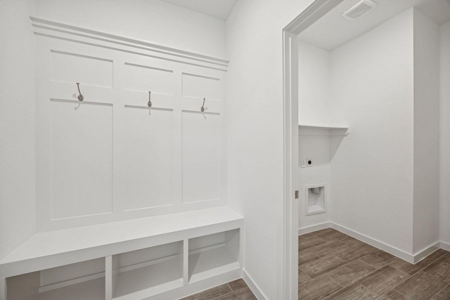 Spacious, unfurnished interior of a new home in Montgomery Bend, Montgomery (Image 9).