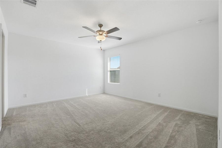 Spacious, unfurnished interior of a new home in Sterling Point at Baytown Crossings: Watermill Collection, Baytown (Image 21).